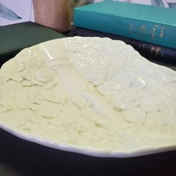 Made in Italy Heart with Holding Hands and Roses Plate - Picture 2 of 5